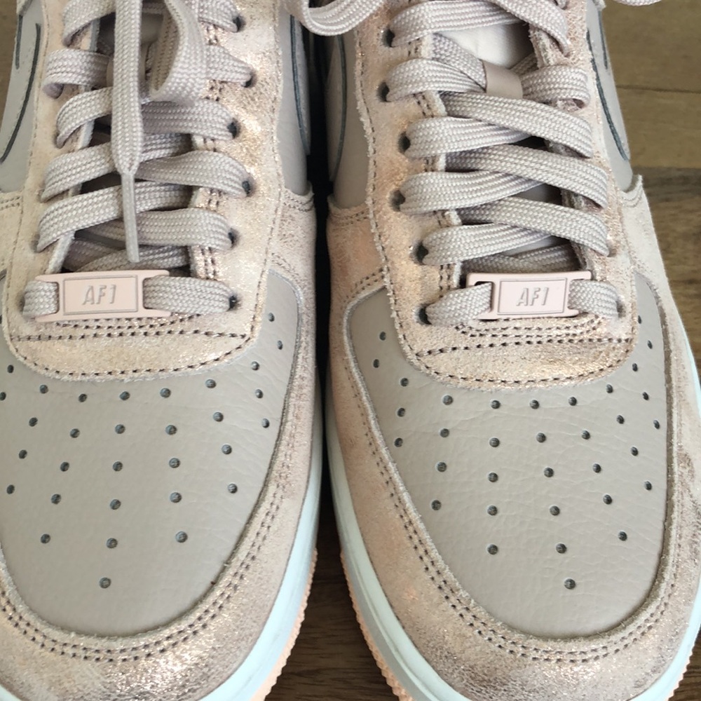2018 Nike Air Force 1 sneakers worn once! Rose and rose gold! - Picture 9 of 17